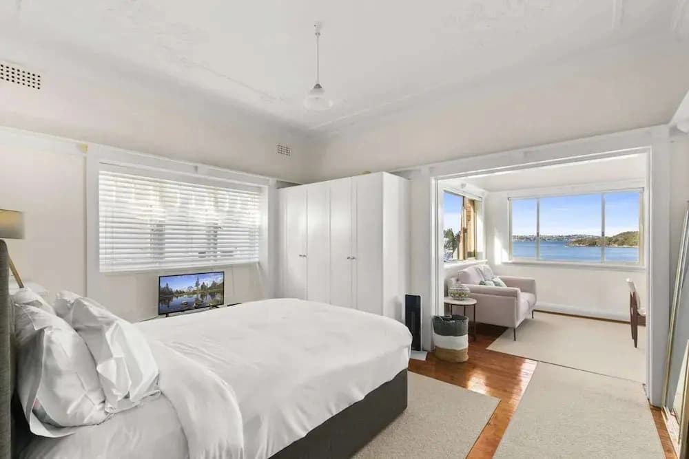 Fairlight 2-bed Apartment Steps From the Beach - photo 4