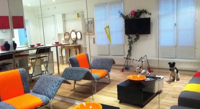 Into Paris - Louvre Apartment - photo 5