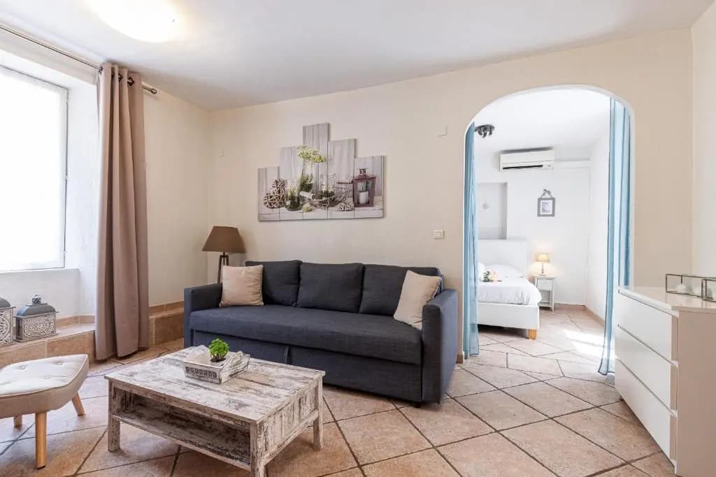 1 Bedroom apartment in Nice Port - photo 2