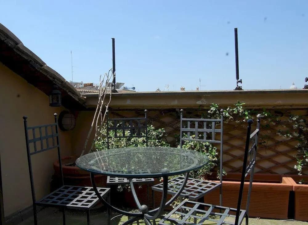 RSH Spanish Steps Luxury Apartment - photo 17