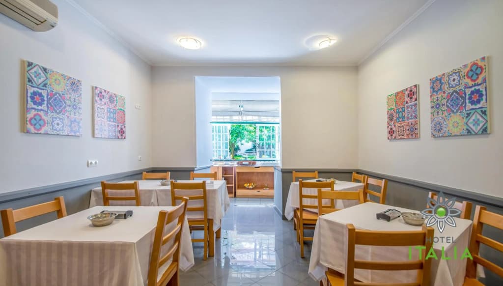 Hotel Italia - photo 22
