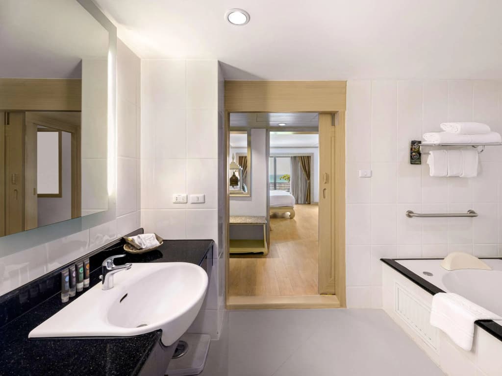 Novotel Phuket Resort Hotel - photo 9