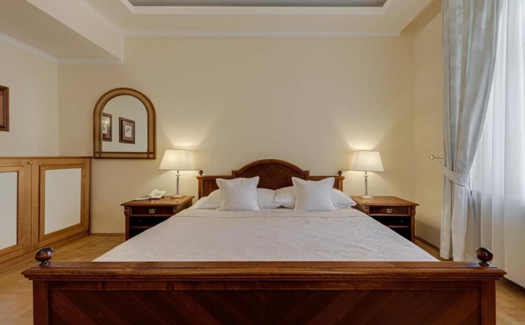 Fleur De Lis Hotel - photo 6