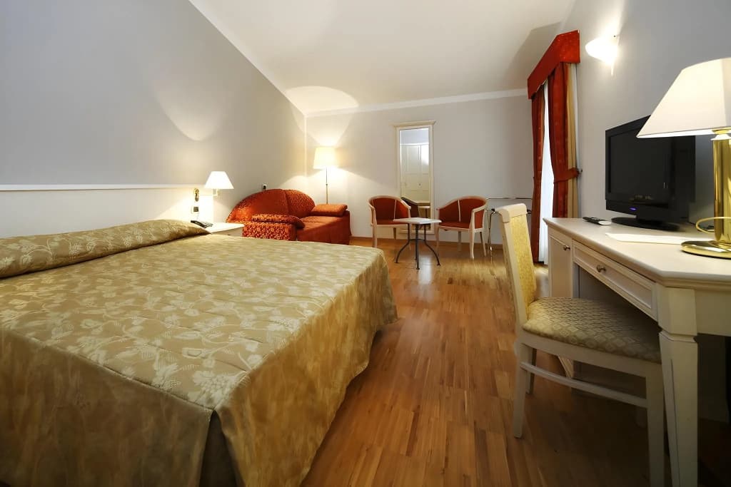 Terminal Hotel - photo 15