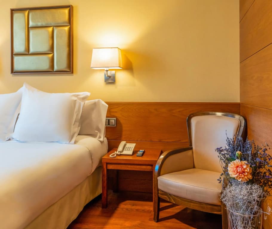 Hotel Sterling - photo 24
