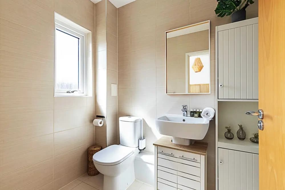 Semi-detached House With Modern Bespoke Interior - photo 16