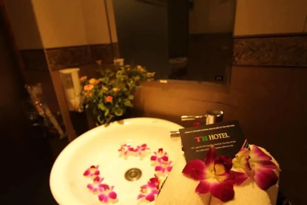 TH Hotel - photo 12