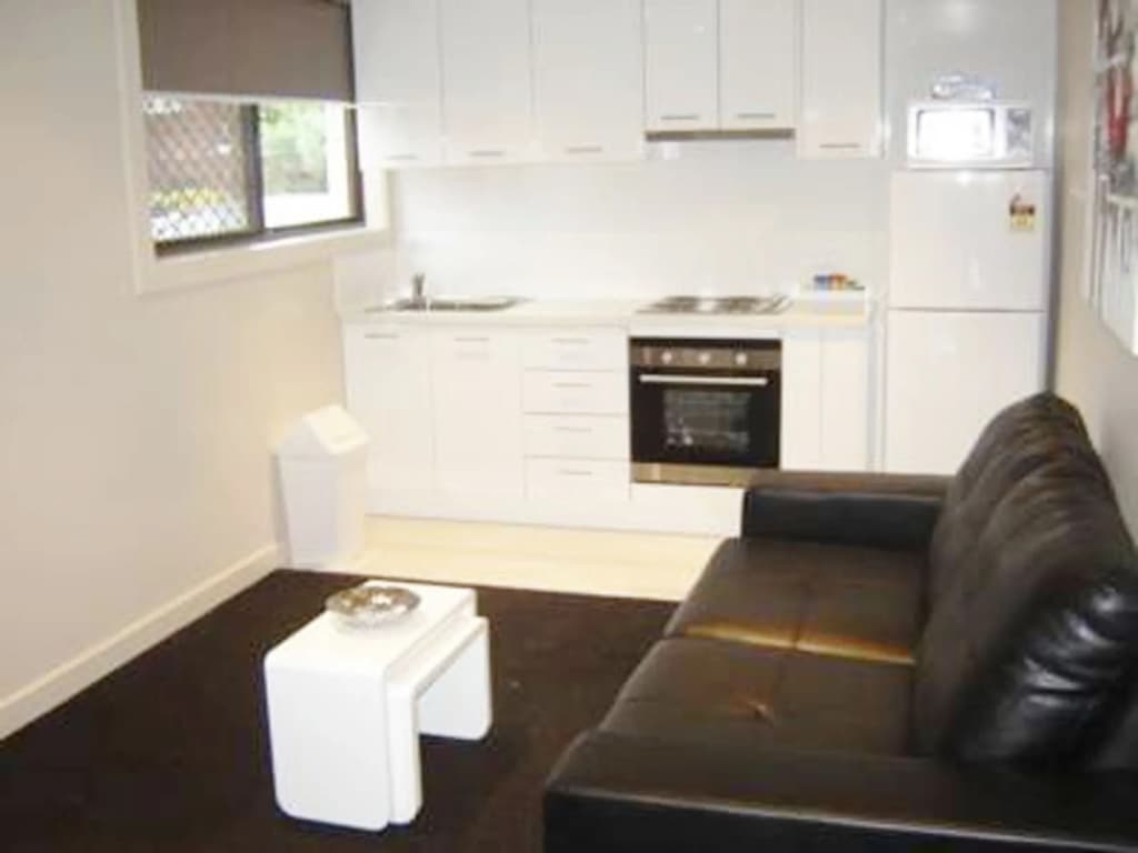 Apartments on Chapman - photo 13