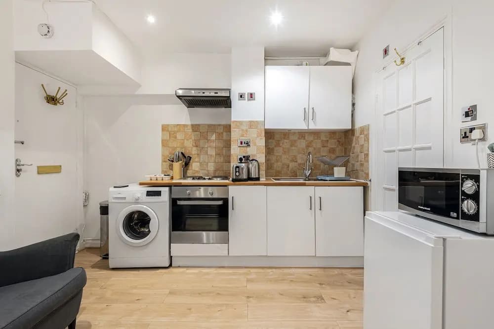 Beautiful Hyde Park Studio Flat - photo 12