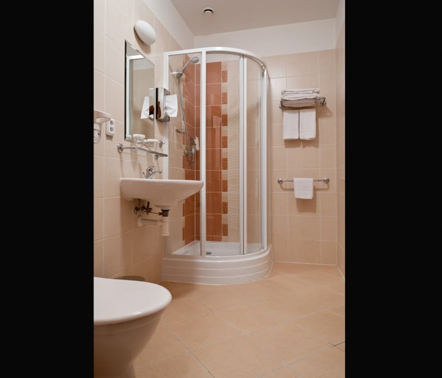 Amigo City Centre Hotel - photo 9