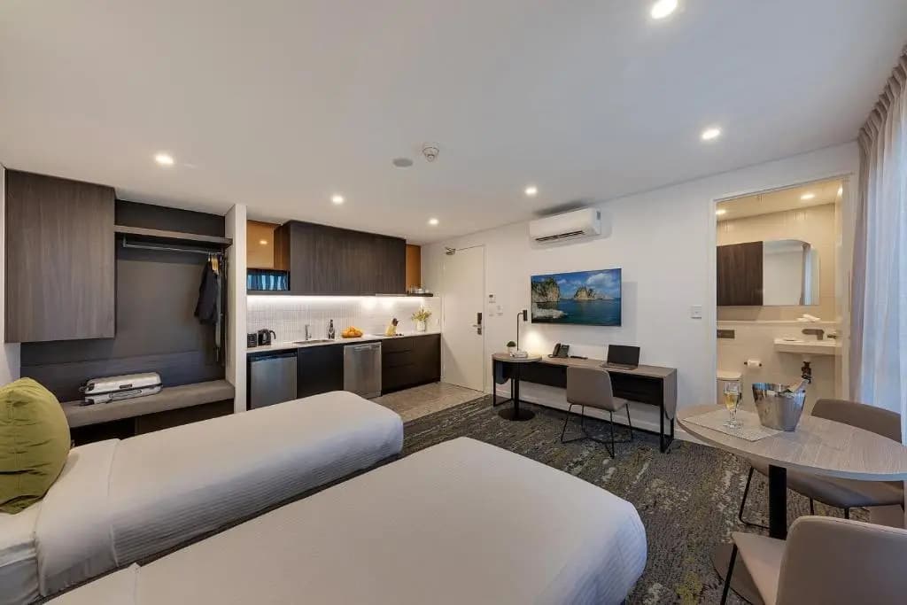 Littomore Suites Kingswood - photo 4