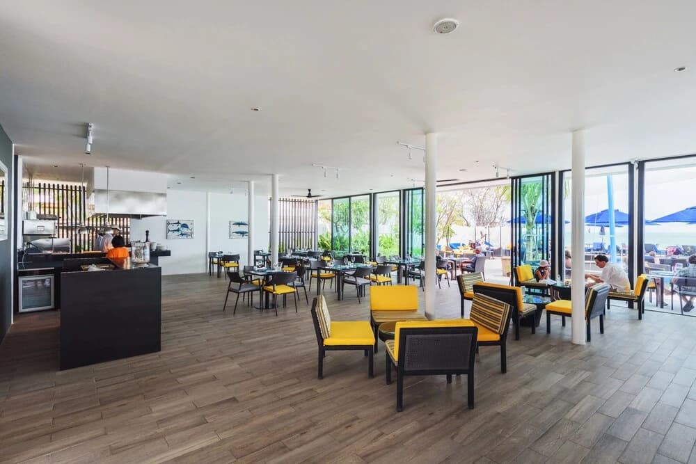 Lux Contemporary Condo By Favstay - photo 16