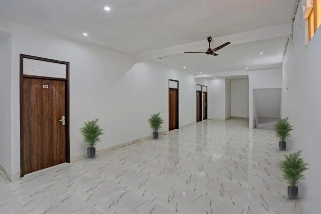 OYO Hotel Nirvan Near Jahangirpuri Metro Station - photo 11