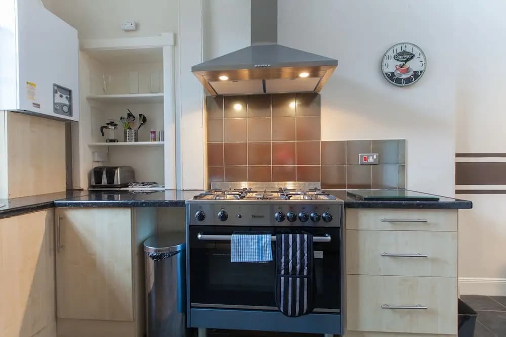 2 Bedroom Central Apartment - photo 10