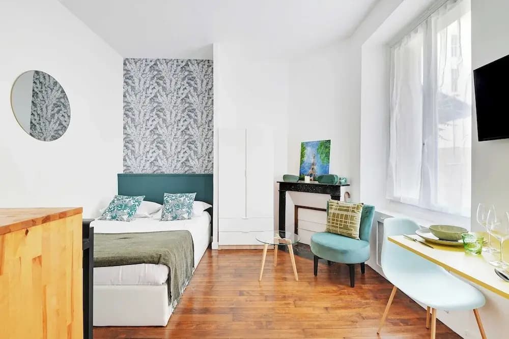 Cozy Studio With Terrace Near the Eiffel Tower - photo 4