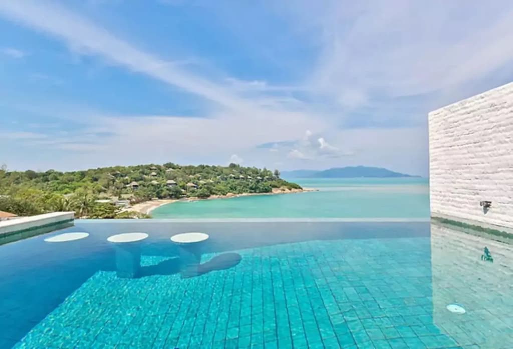 8BR Luxury Villa steps to Beach - photo 4