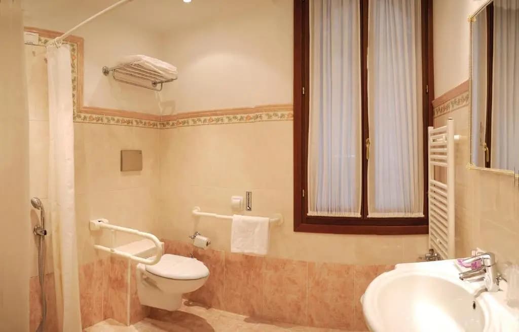 Hotel San Luca - photo 8