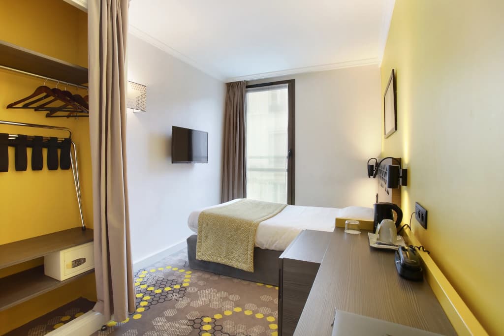 Hotel Eiffel Capitol - photo 4