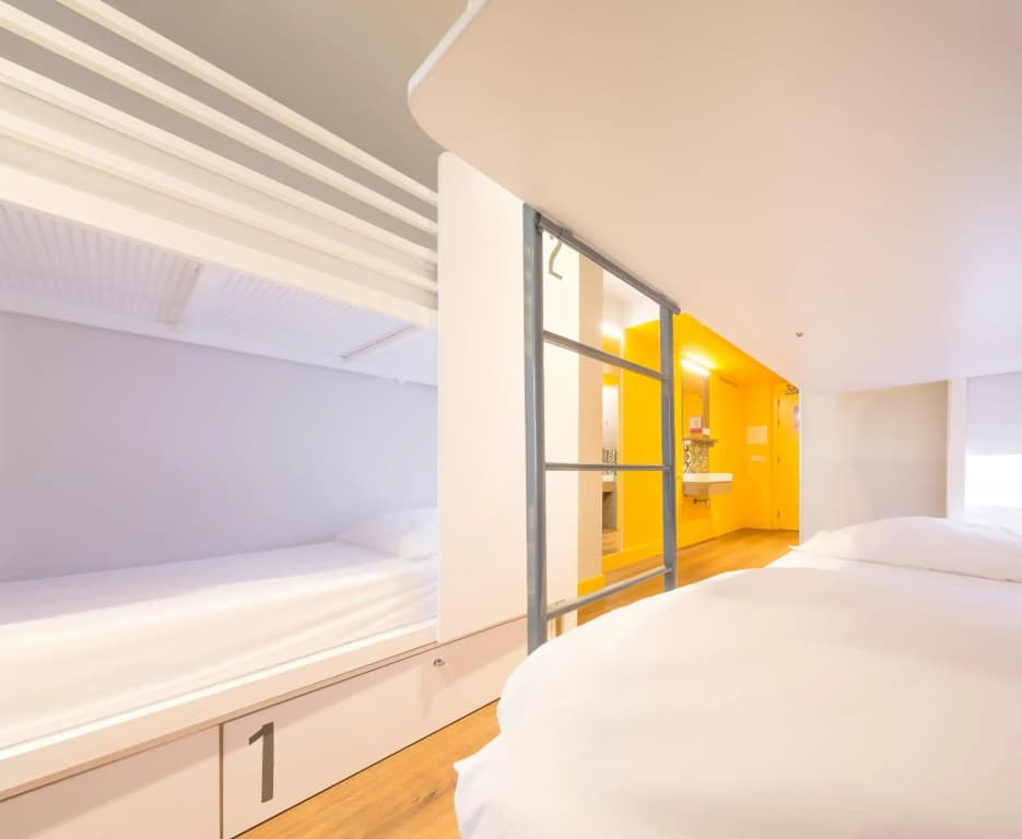 Generator Barcelona Hotel & Hostel - photo 3