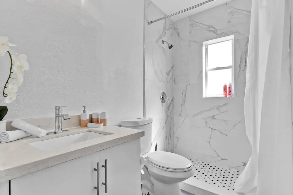 Design District Luxe 3BD Home - photo 7