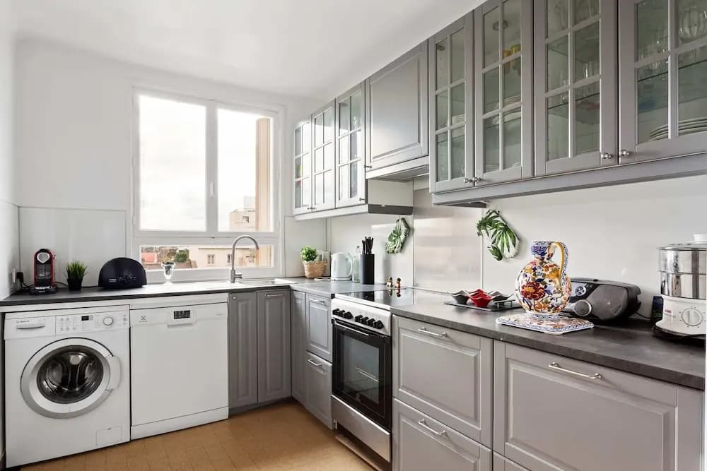 Exquisite Apartment for 4 - Live Like a Parisian - photo 7