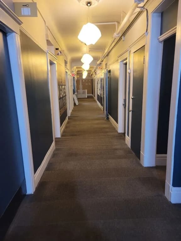 Ansonia Hotel - Hostel - photo 12