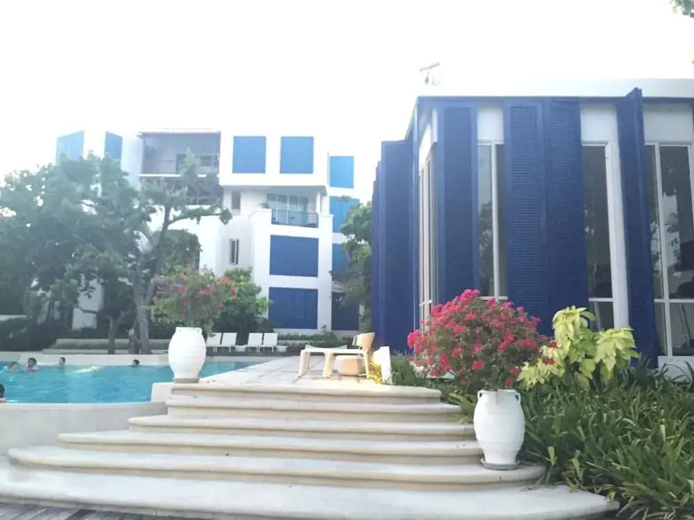 The Che Pool Access Beachfront Condo by Away - photo 14
