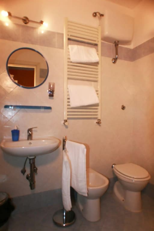 LT Rooms - photo 7