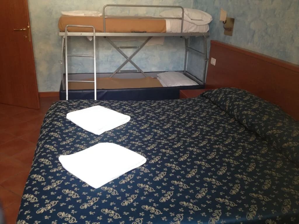 Lam Guest House - photo 16
