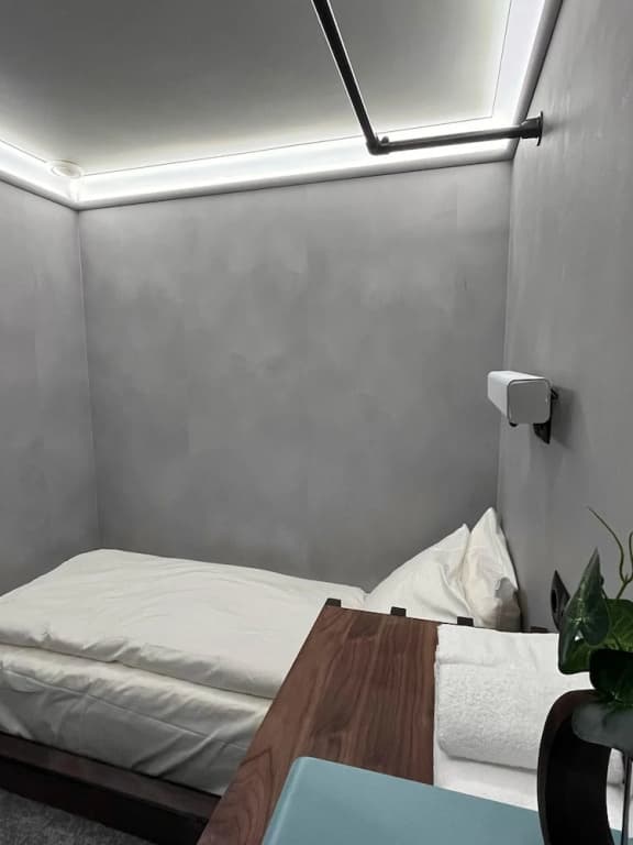 The Hyve Capsule hostel Amsterdam - photo 18