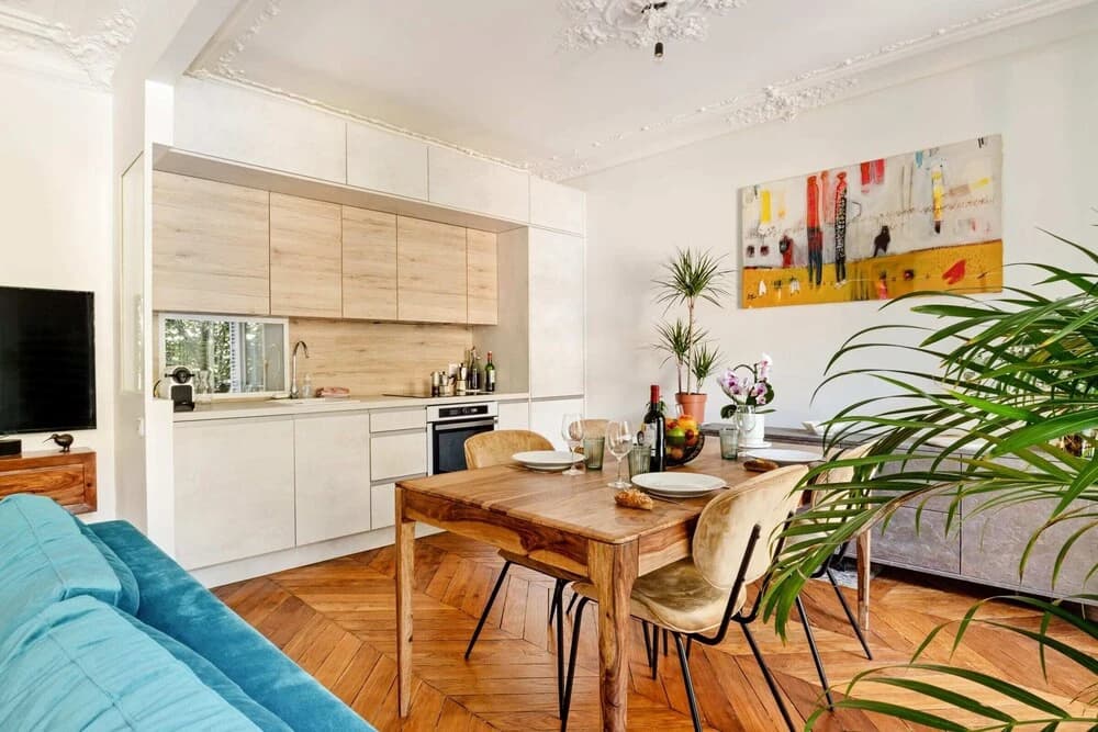 Beautiful Apartment in the Center of Paris on the Island of the City - photo 12
