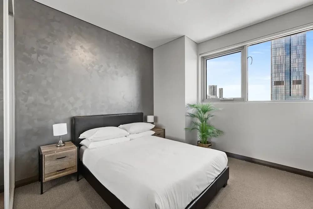 Central 2-bed With Parking & Stunning Views - photo 5