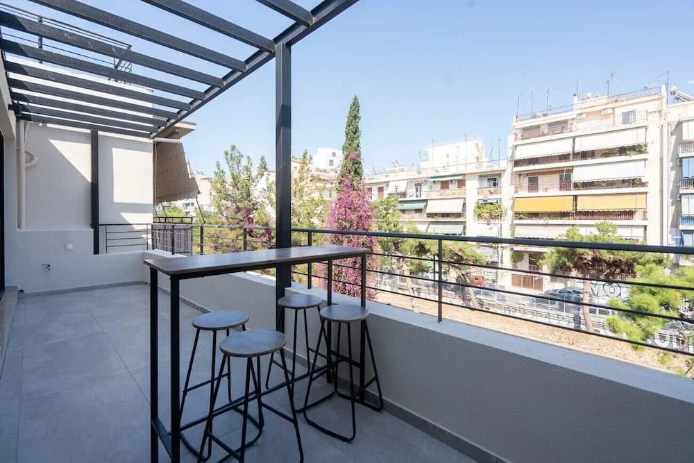 LIV - Deluxe 2BD Apartment in Athens - photo 11