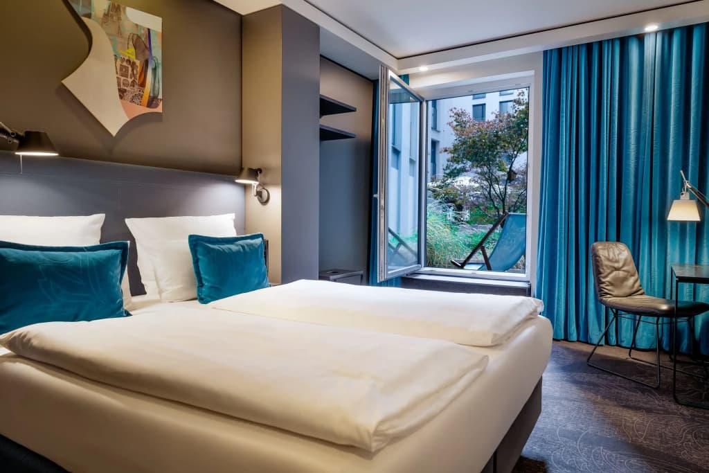 Motel One Berlin-Alexanderplatz - photo 3