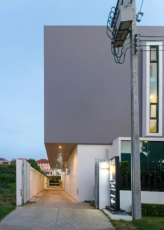 B48 Hotel - photo 13