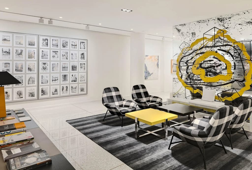 H10 Art Gallery - photo 16