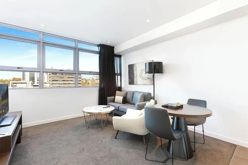 Kozyguru | Chatswood | Convenient 1 Bed Studio Apt - photo 3