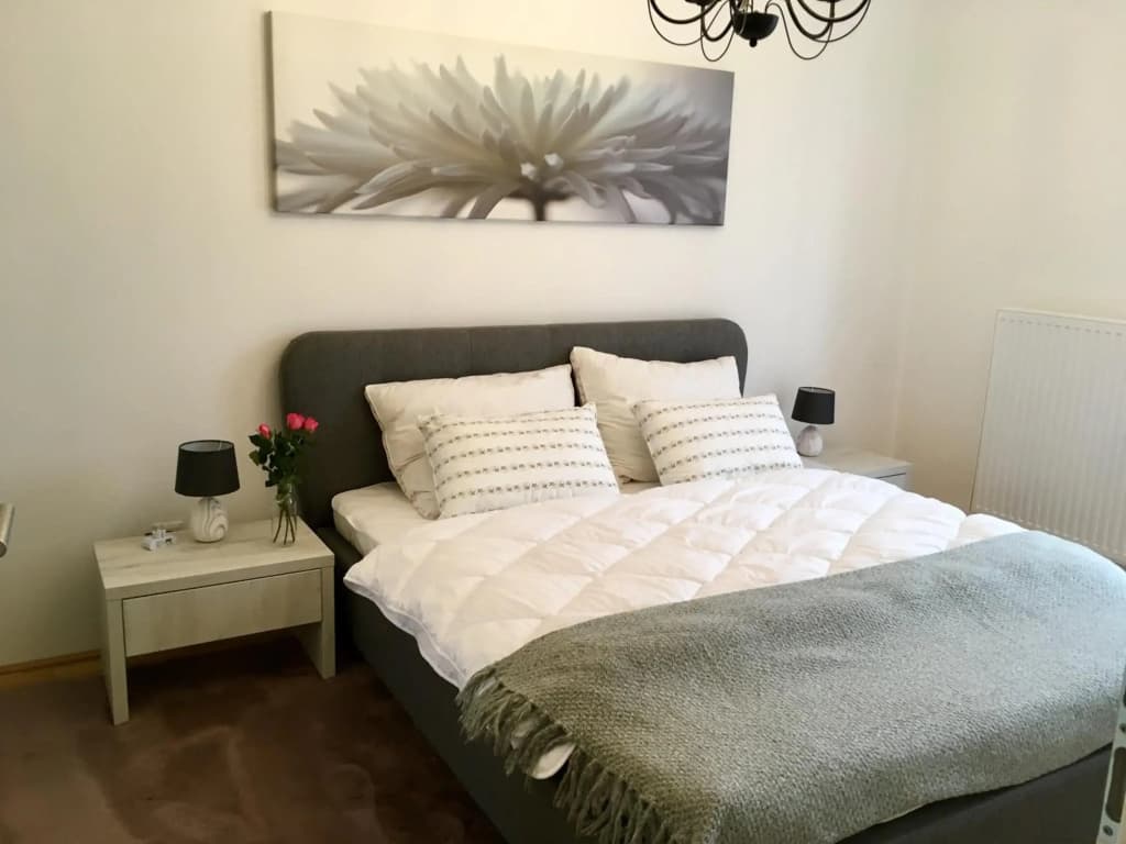 White Vintage Park View Apartment - photo 39