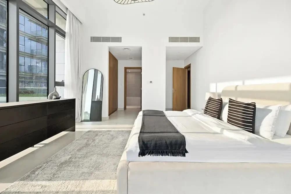 2BR plus M Pet-Friendly Prime Amenities - photo 3