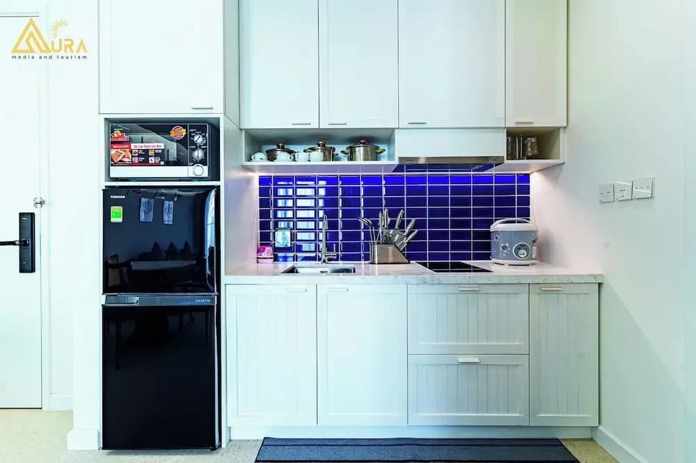 Hillside Sunset Apartment - photo 9