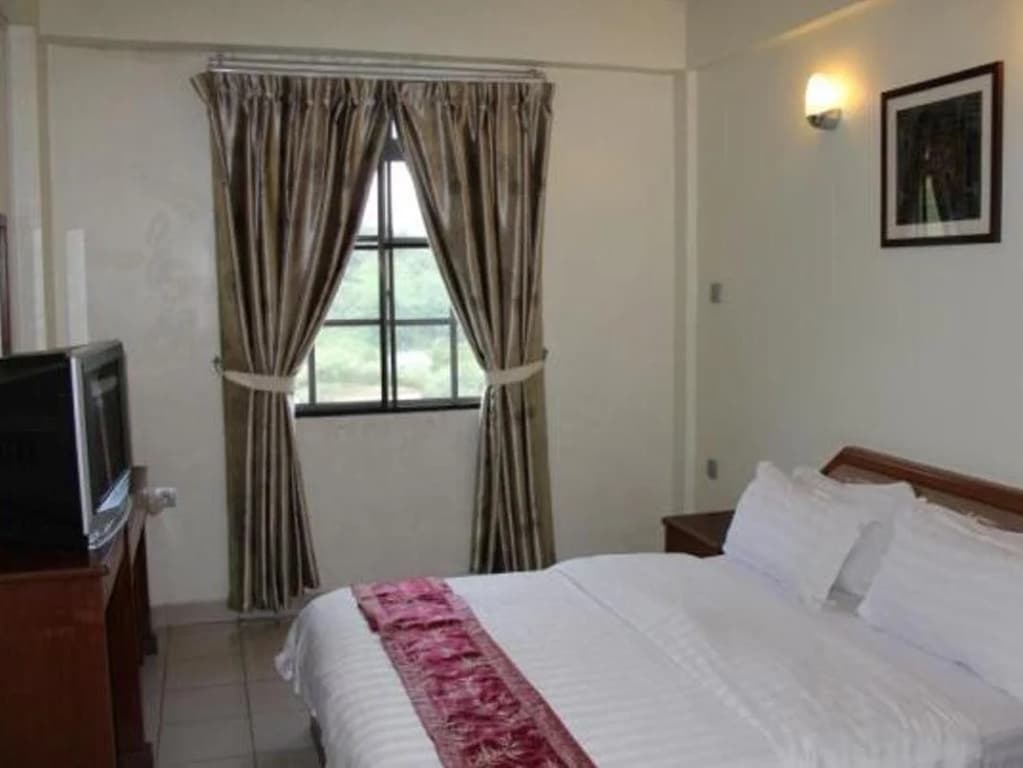 The Cottage Hotel - photo 4