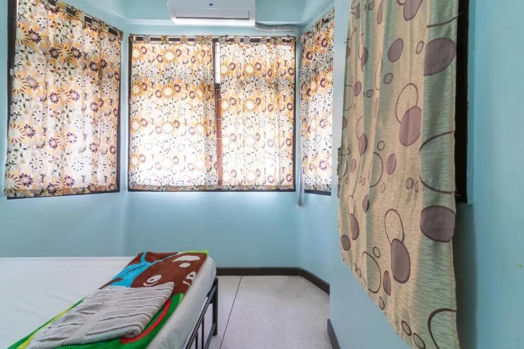 7 Holder Guesthouse - photo 4