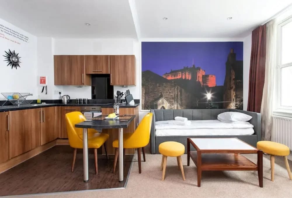 Stewart by Heeton Concept Aparthotel Edinburgh - photo 15