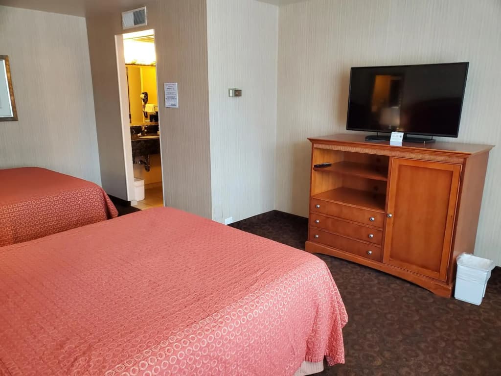 Royal Pacific Motor Inn - photo 49