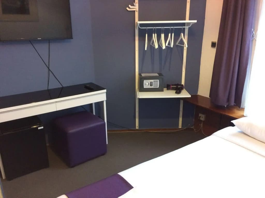 Hotel Bellington - photo 4