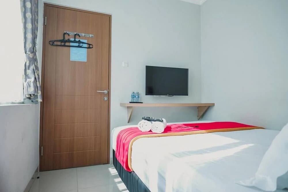 Kost M25 Hostel by Reddoorz - photo 3