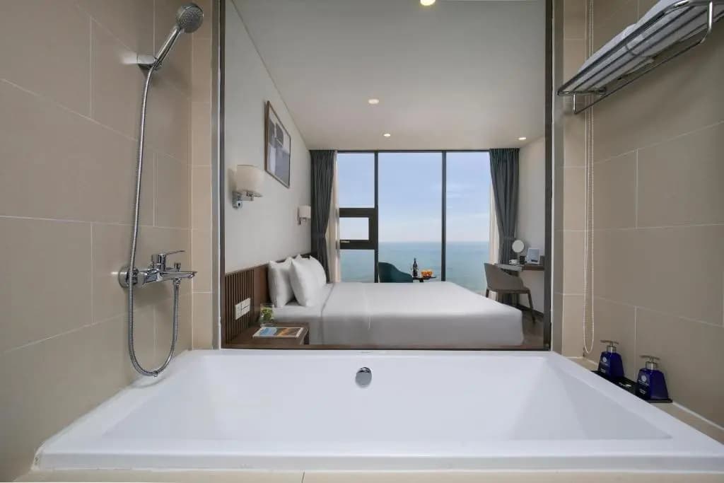 Mangata Beachfront Hotel - photo 4