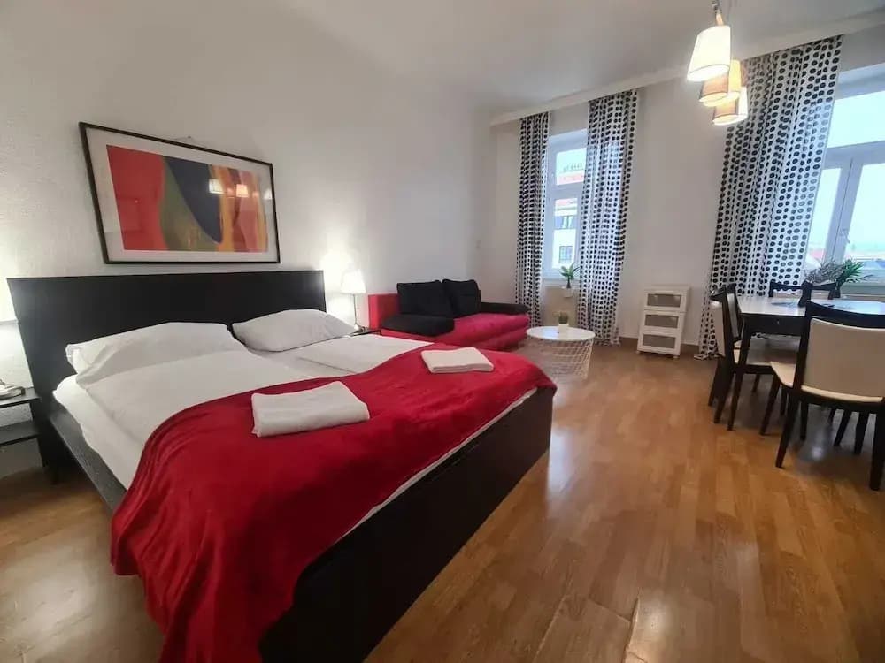 Chic 2BR Apt Downtown Long Stay - photo 3