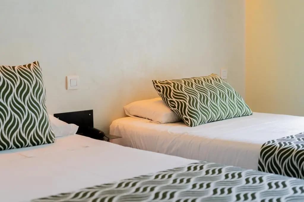 Hostal Charlotte - photo 2