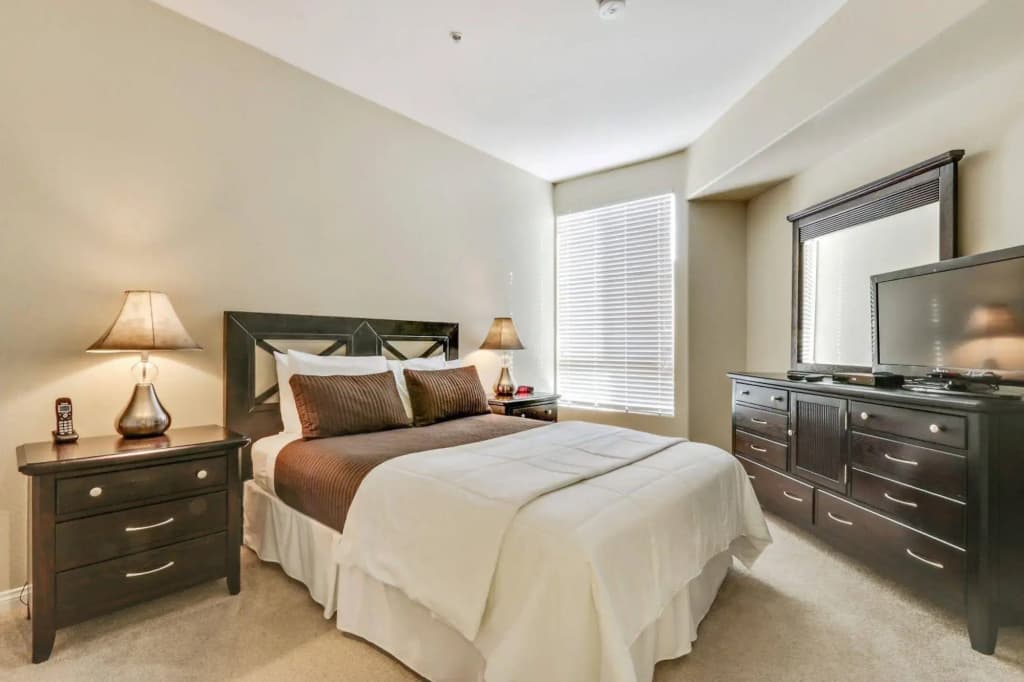 Global Luxury Suites at Lincoln Blvd - photo 7